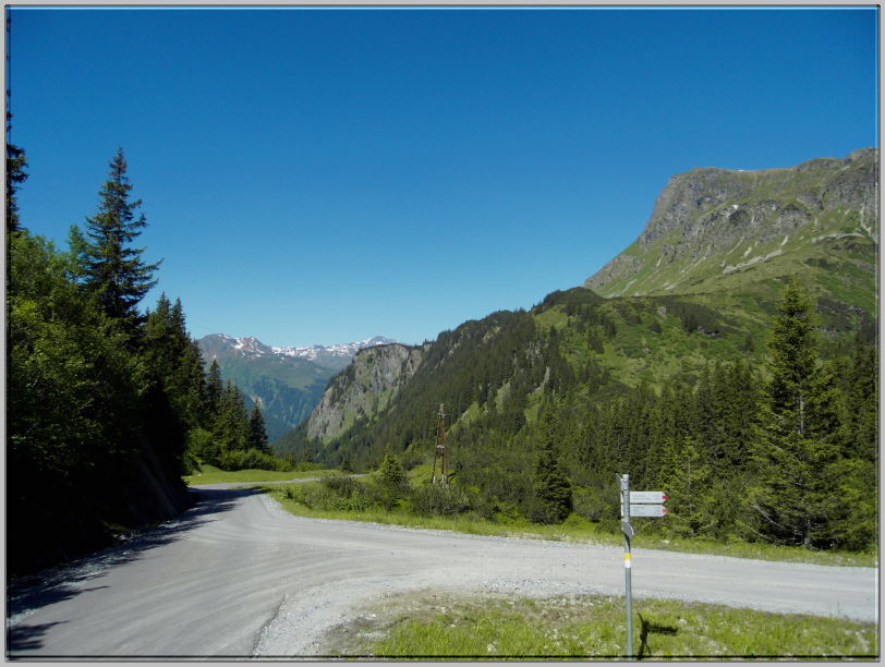 Tag1 - 05 Zeinisjoch Abfahrt 04